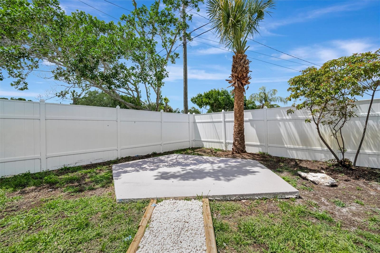 647 74TH AVE N, ST PETERSBURG, FL, 33702