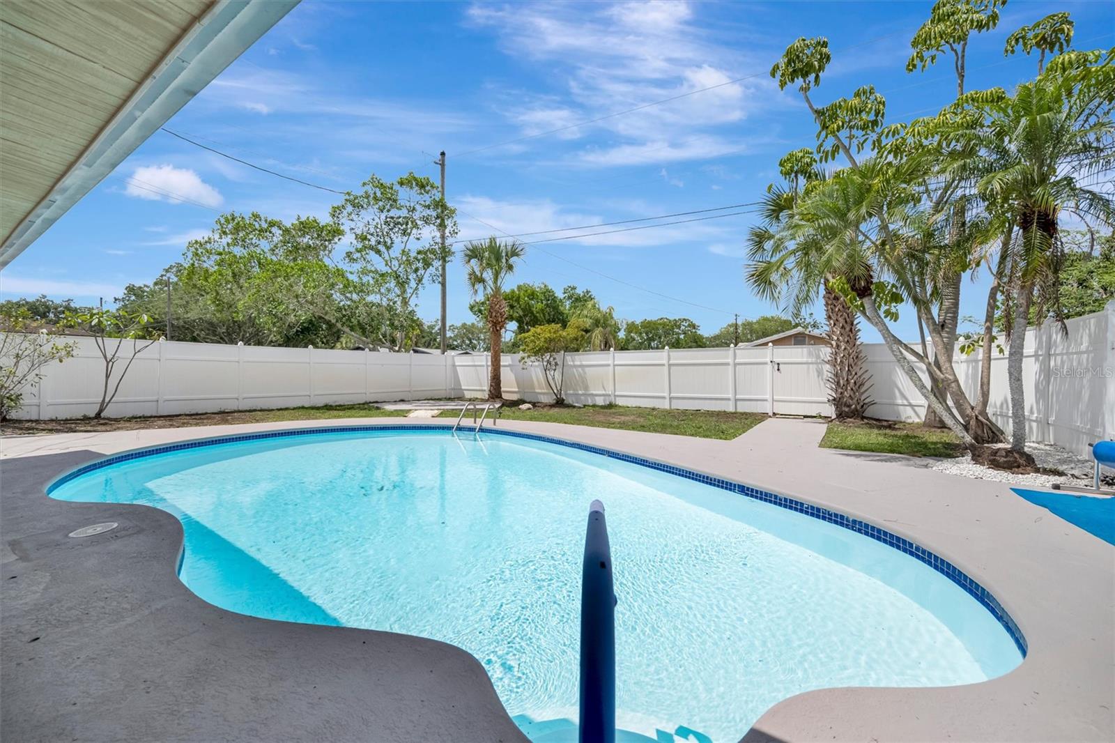 647 74TH AVE N, ST PETERSBURG, FL, 33702