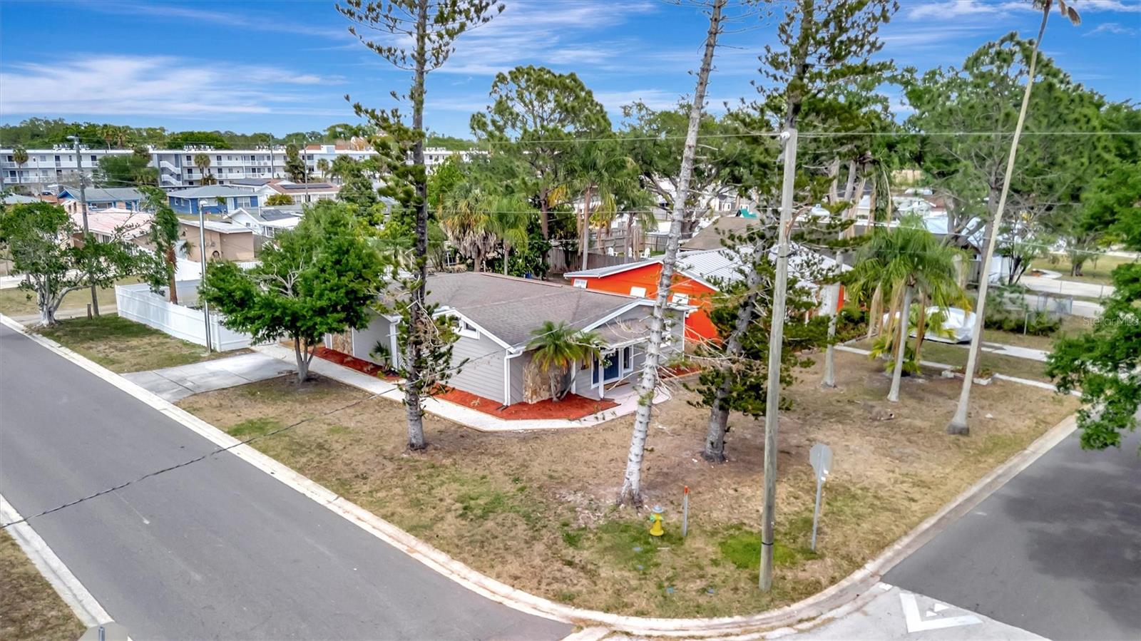 647 74TH AVE N, ST PETERSBURG, FL, 33702