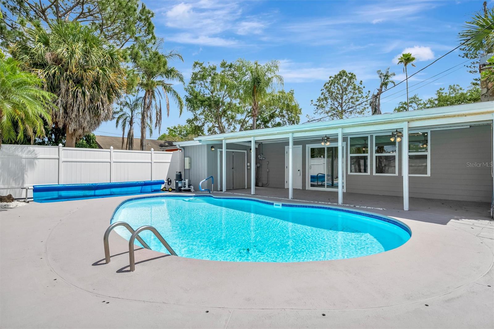 647 74TH AVE N, ST PETERSBURG, FL, 33702