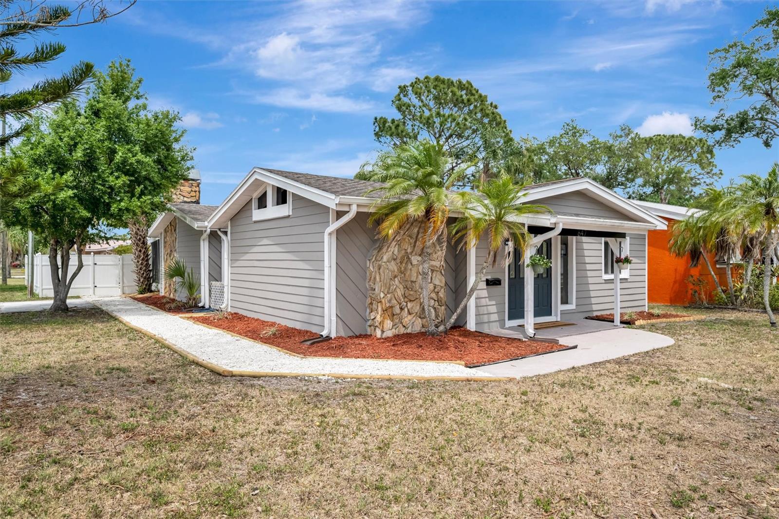 647 74TH AVE N, ST PETERSBURG, FL, 33702