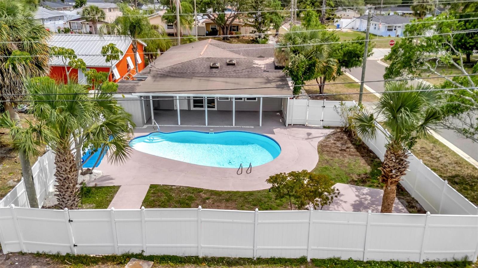 647 74TH AVE N, ST PETERSBURG, FL, 33702