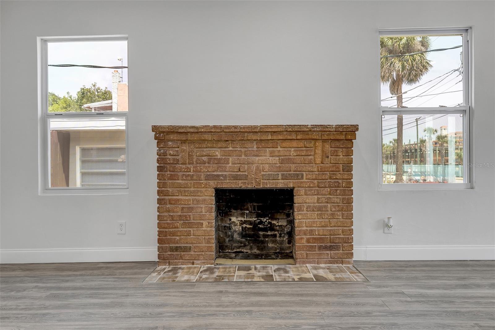 205 N WILD OLIVE AVE, DAYTONA BEACH, FL, 32118