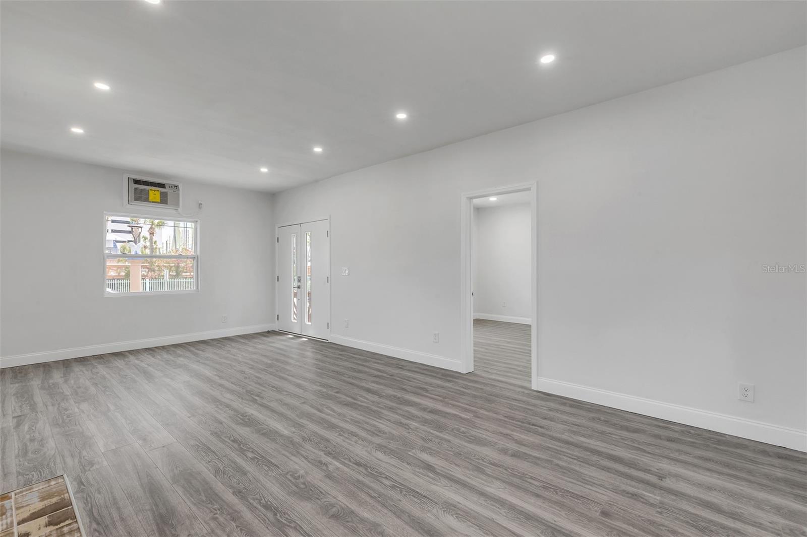 205 N WILD OLIVE AVE, DAYTONA BEACH, FL, 32118