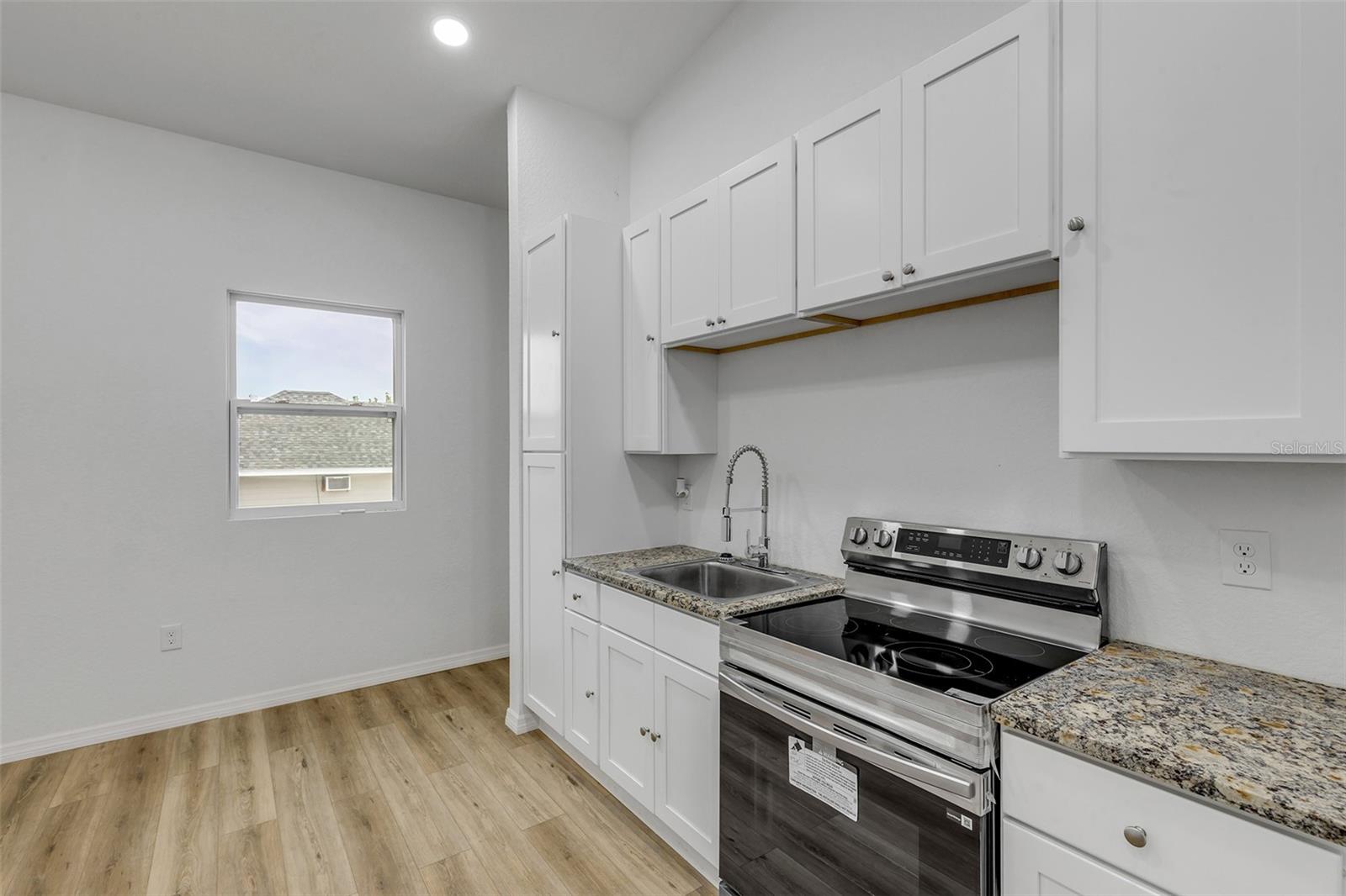205 N WILD OLIVE AVE, DAYTONA BEACH, FL, 32118