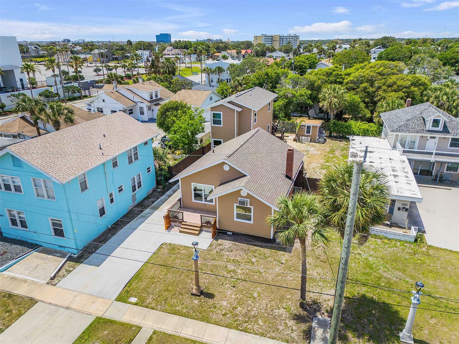205 N WILD OLIVE AVE, DAYTONA BEACH, FL, 32118