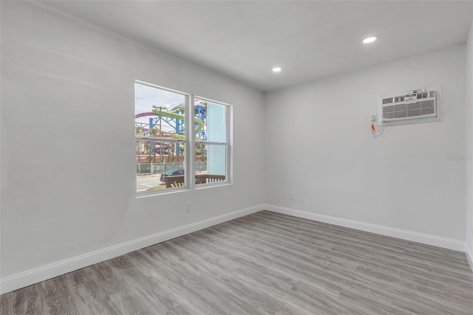 205 N WILD OLIVE AVE, DAYTONA BEACH, FL, 32118