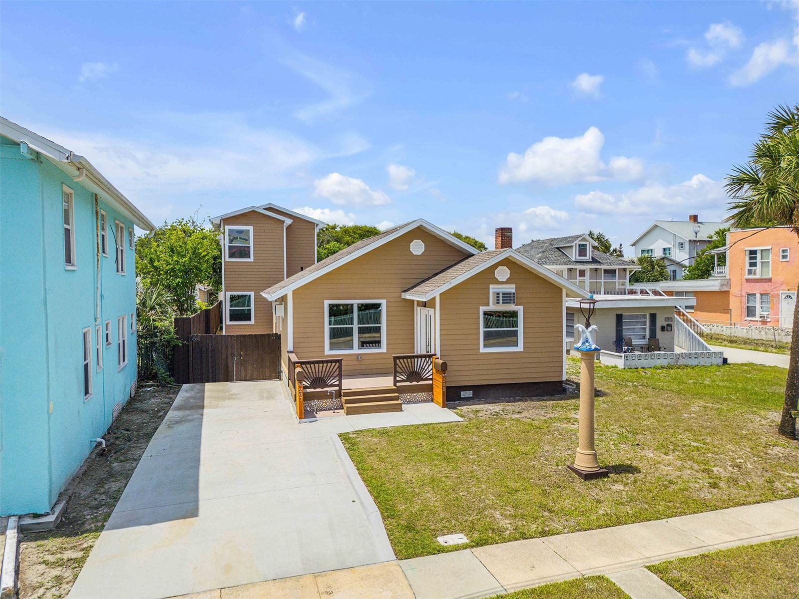 205 N WILD OLIVE AVE, DAYTONA BEACH, FL, 32118