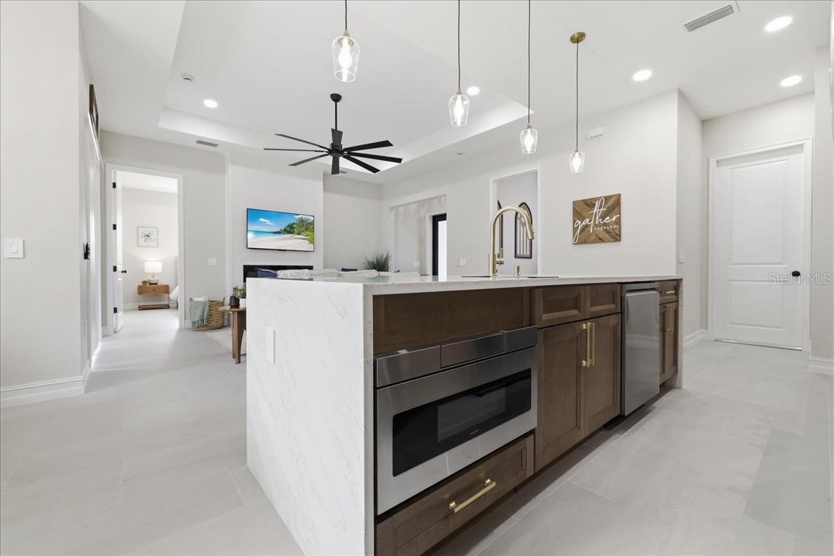 810 SENTINELA BLVD, LEHIGH ACRES, FL, 33974