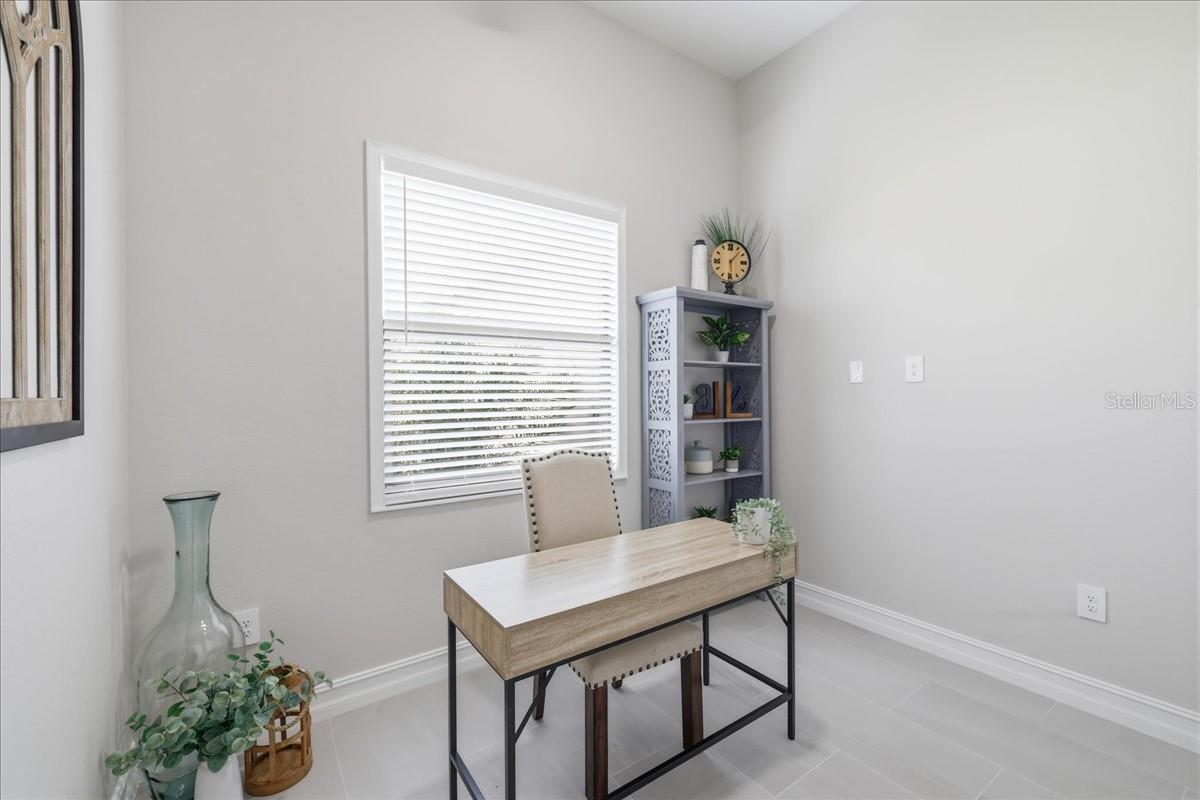 810 SENTINELA BLVD, LEHIGH ACRES, FL, 33974