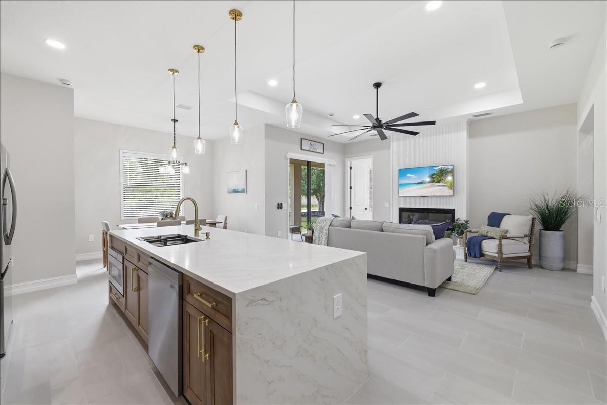 810 SENTINELA BLVD, LEHIGH ACRES, FL, 33974