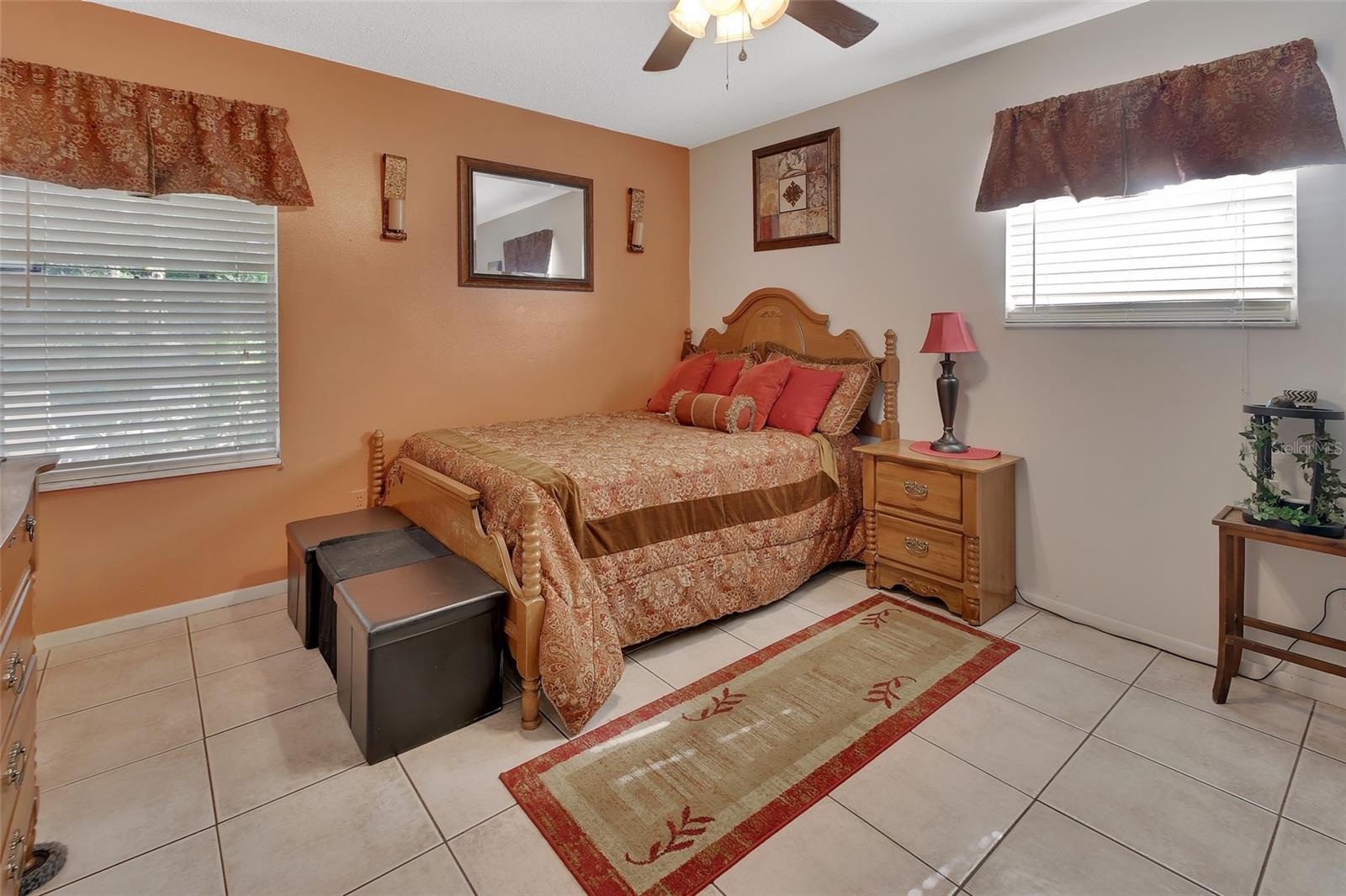 555 SANDY PINES DR, ORANGE CITY, FL, 32763