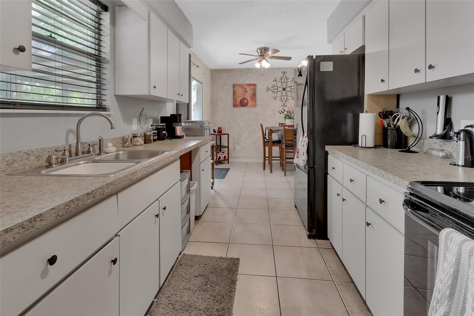 555 SANDY PINES DR, ORANGE CITY, FL, 32763