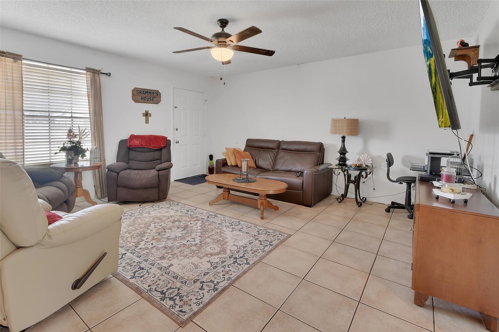 555 SANDY PINES DR, ORANGE CITY, FL, 32763