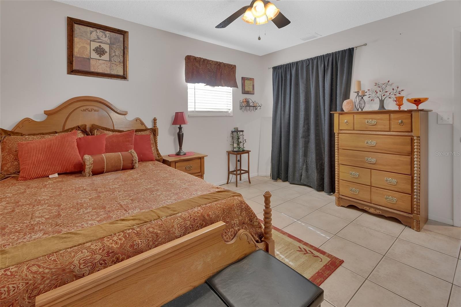 555 SANDY PINES DR, ORANGE CITY, FL, 32763