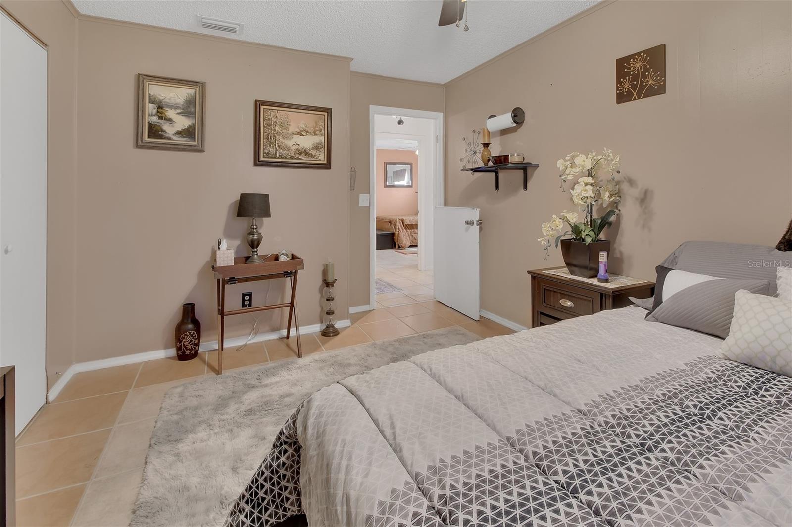 555 SANDY PINES DR, ORANGE CITY, FL, 32763