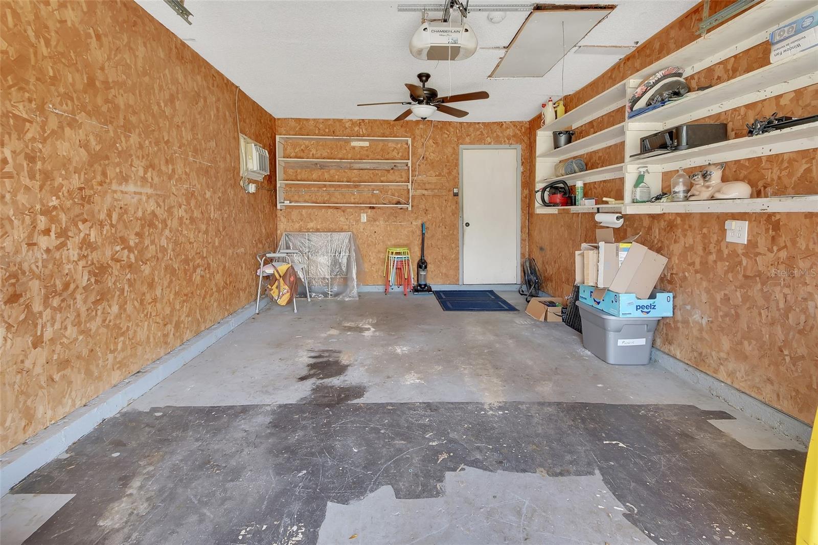 555 SANDY PINES DR, ORANGE CITY, FL, 32763