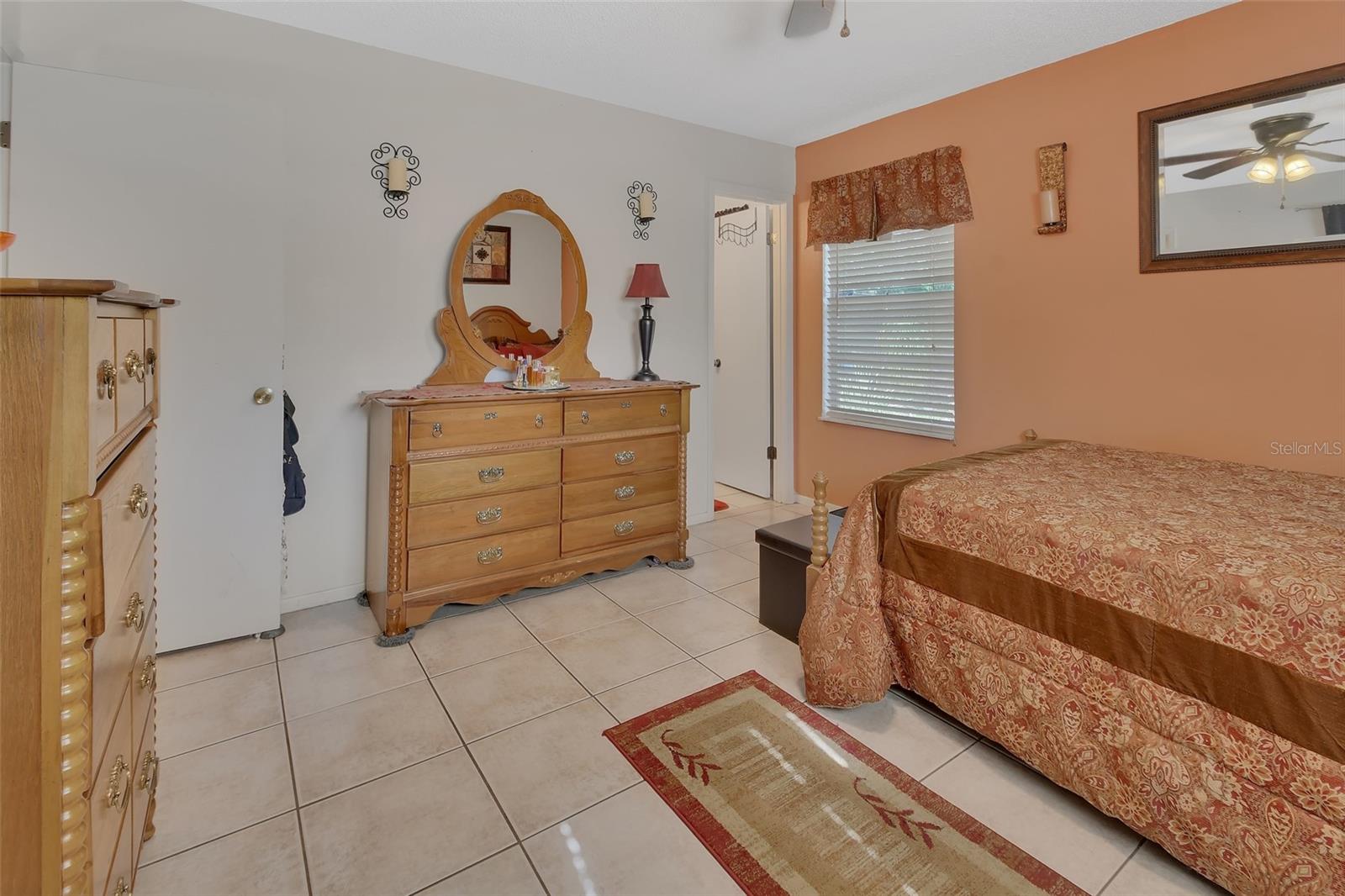 555 SANDY PINES DR, ORANGE CITY, FL, 32763