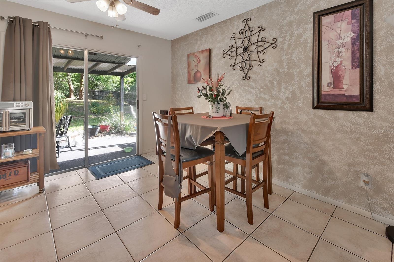 555 SANDY PINES DR, ORANGE CITY, FL, 32763