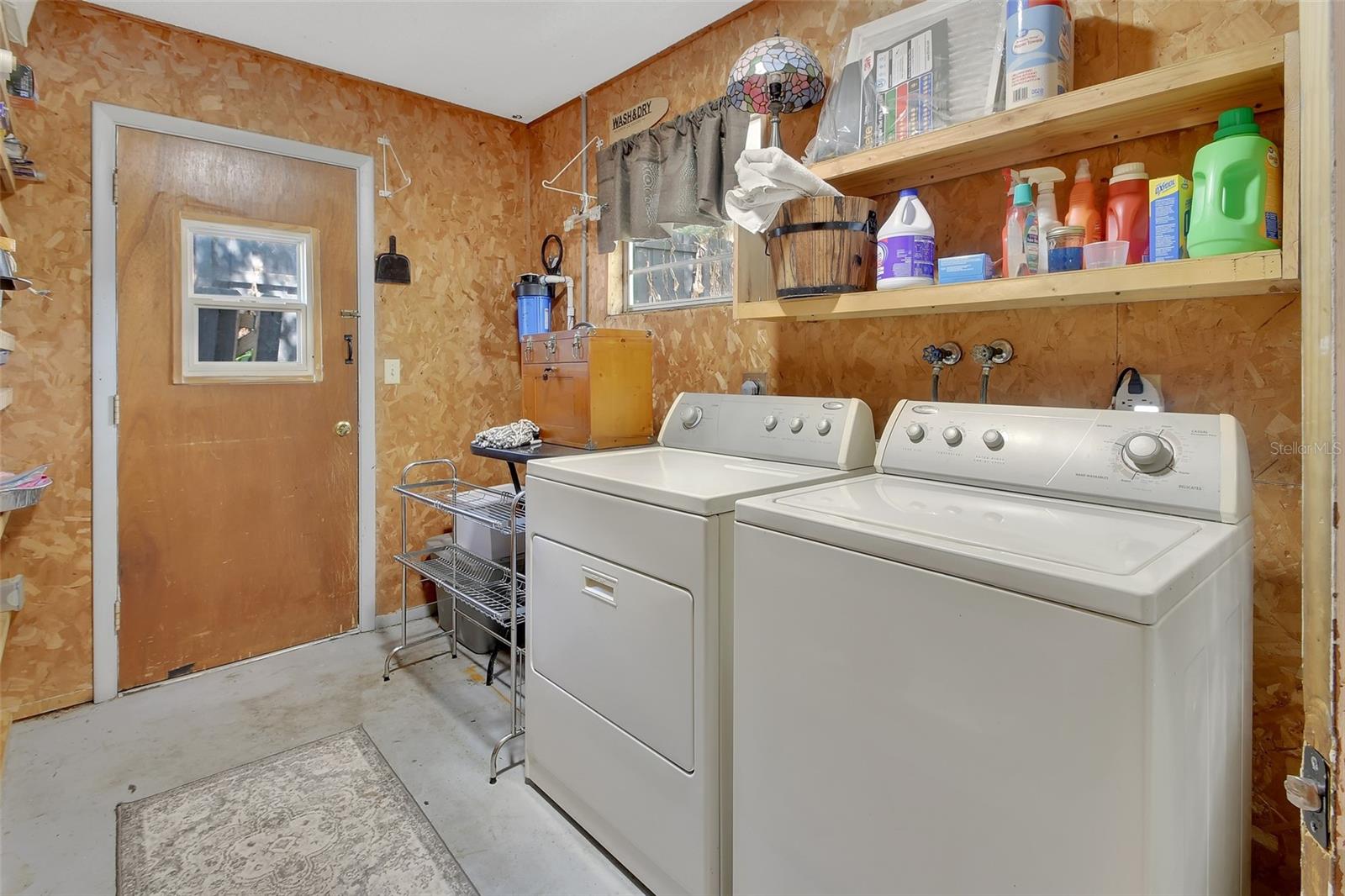 555 SANDY PINES DR, ORANGE CITY, FL, 32763
