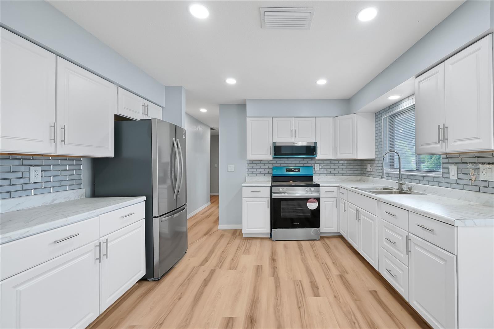 825 NW AVENUE Y AVE NW, WINTER HAVEN, FL, 33881