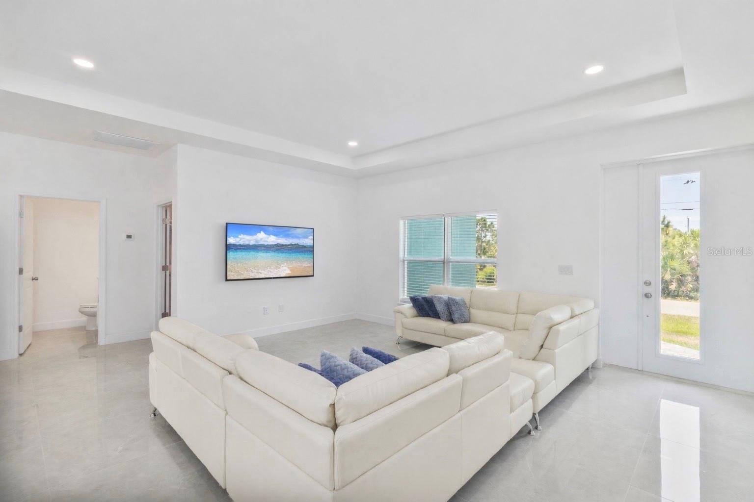 15473 LAKELAND CIR, PORT CHARLOTTE, FL, 33981