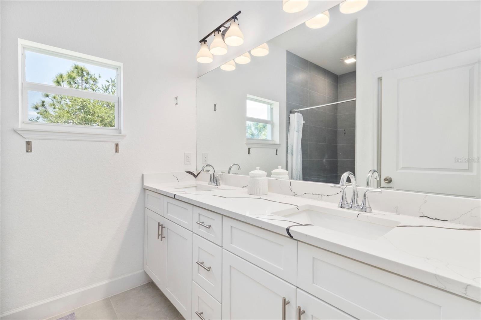 15473 LAKELAND CIR, PORT CHARLOTTE, FL, 33981