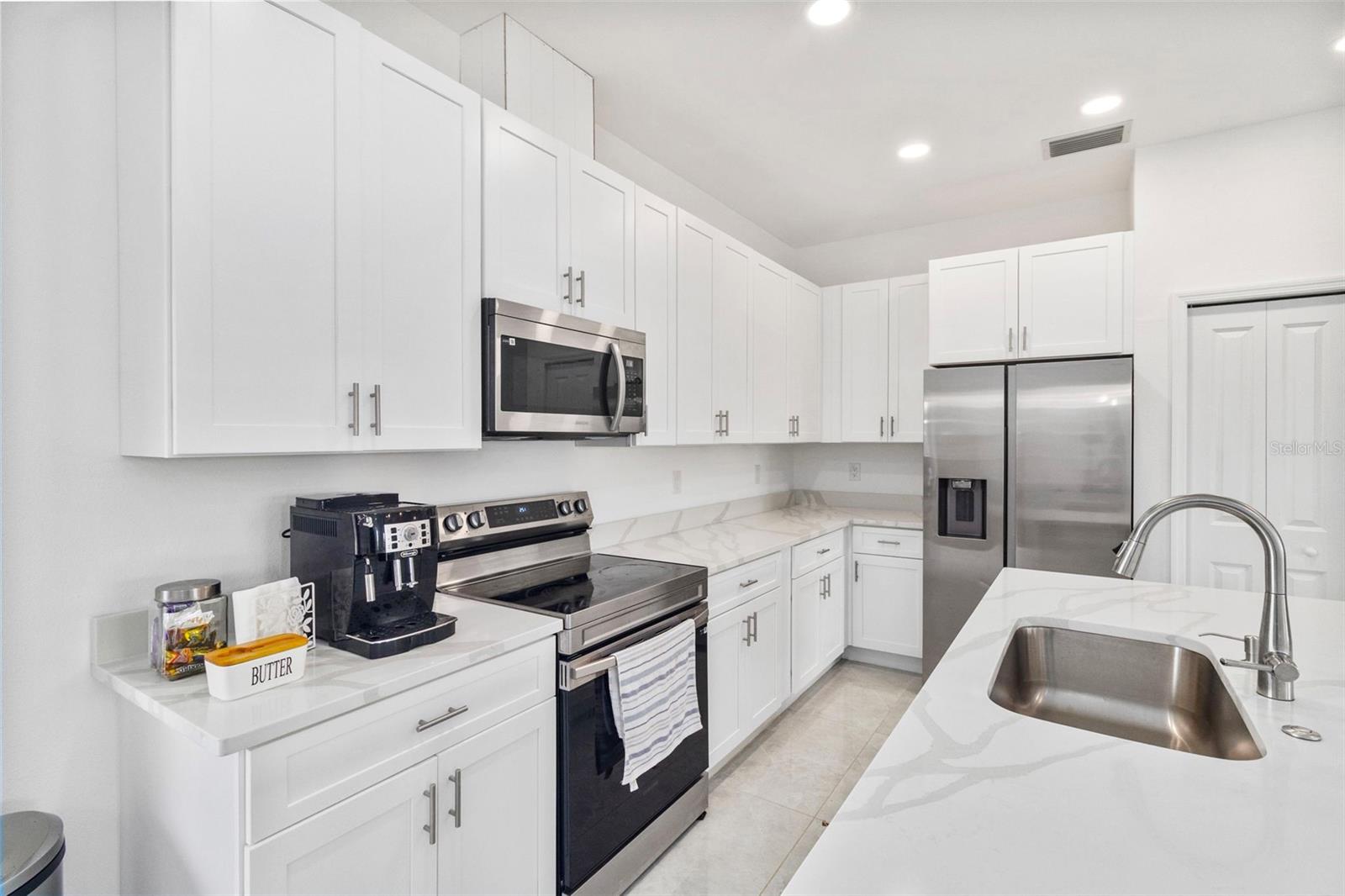 15473 LAKELAND CIR, PORT CHARLOTTE, FL, 33981