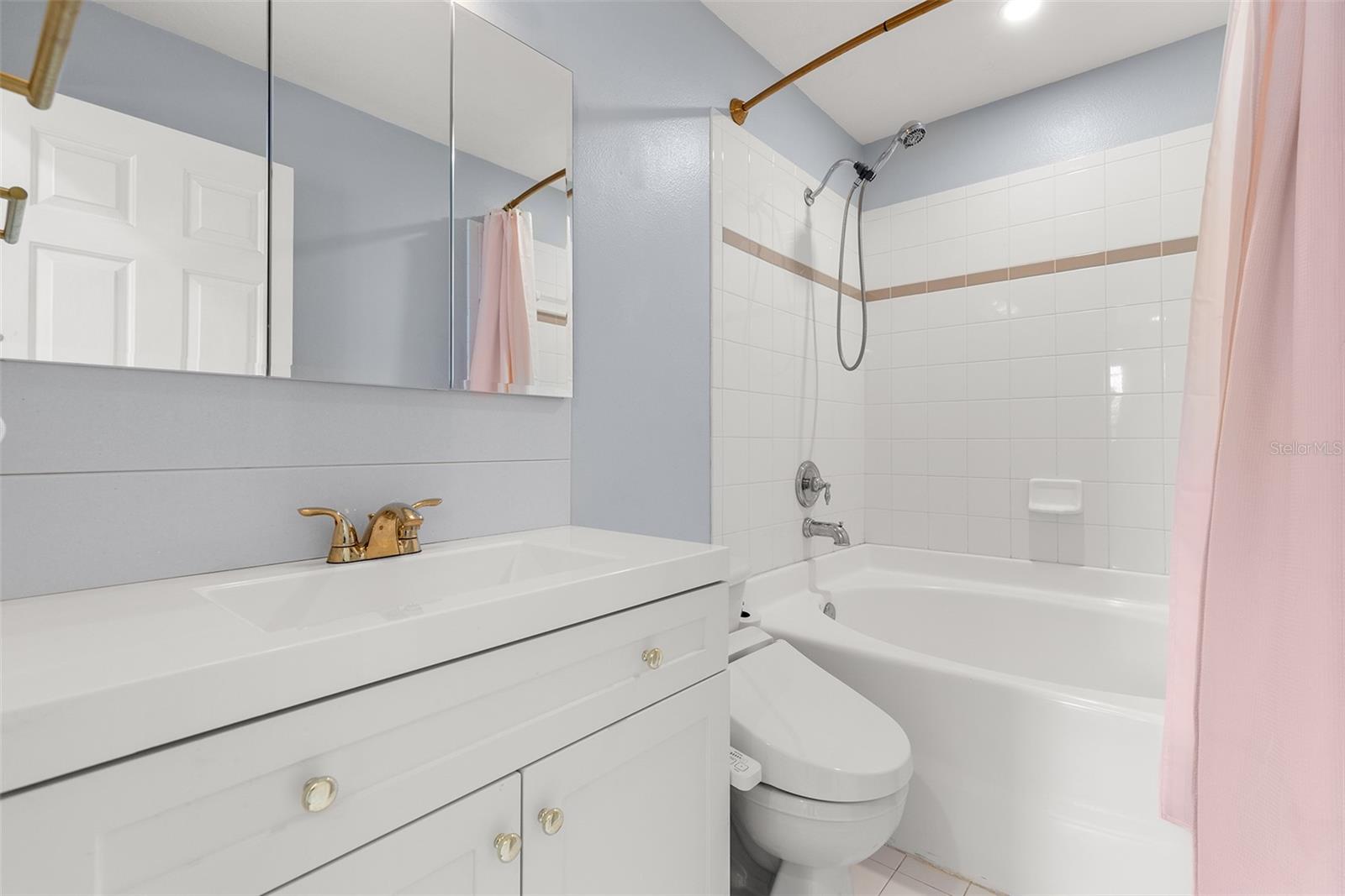 3852 MANDALAY DR, ST PETERSBURG, FL, 33705