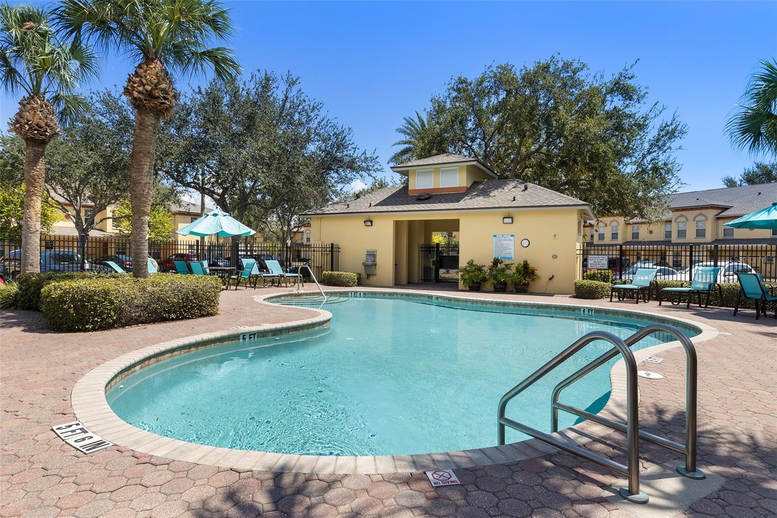 3852 MANDALAY DR, ST PETERSBURG, FL, 33705