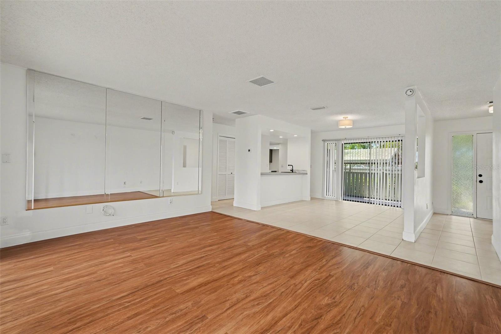 10 LESLEY LN, OLDSMAR, FL, 34677