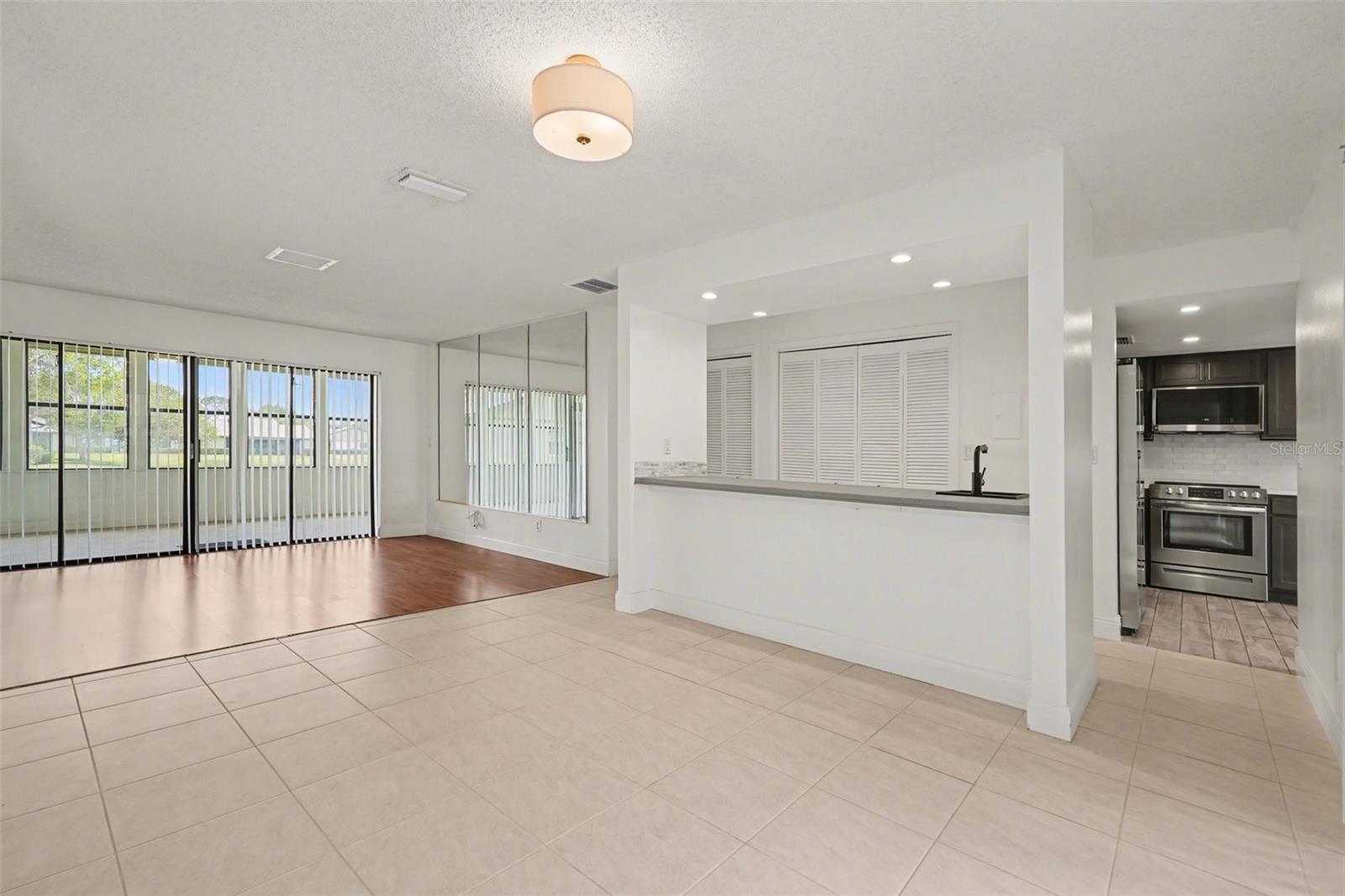 10 LESLEY LN, OLDSMAR, FL, 34677