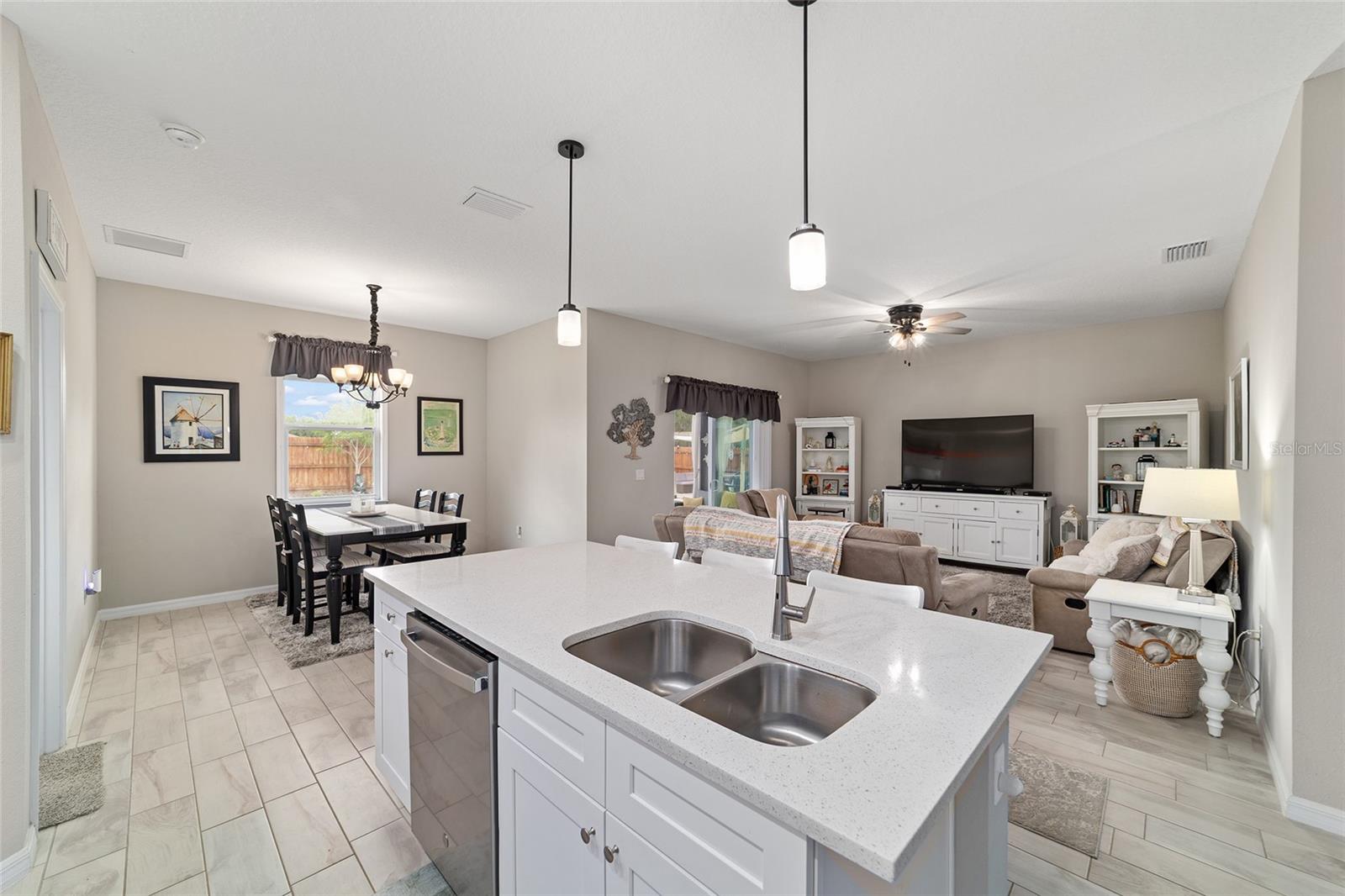 15 MALAUKA CIR, WEIRSDALE, FL, 32195