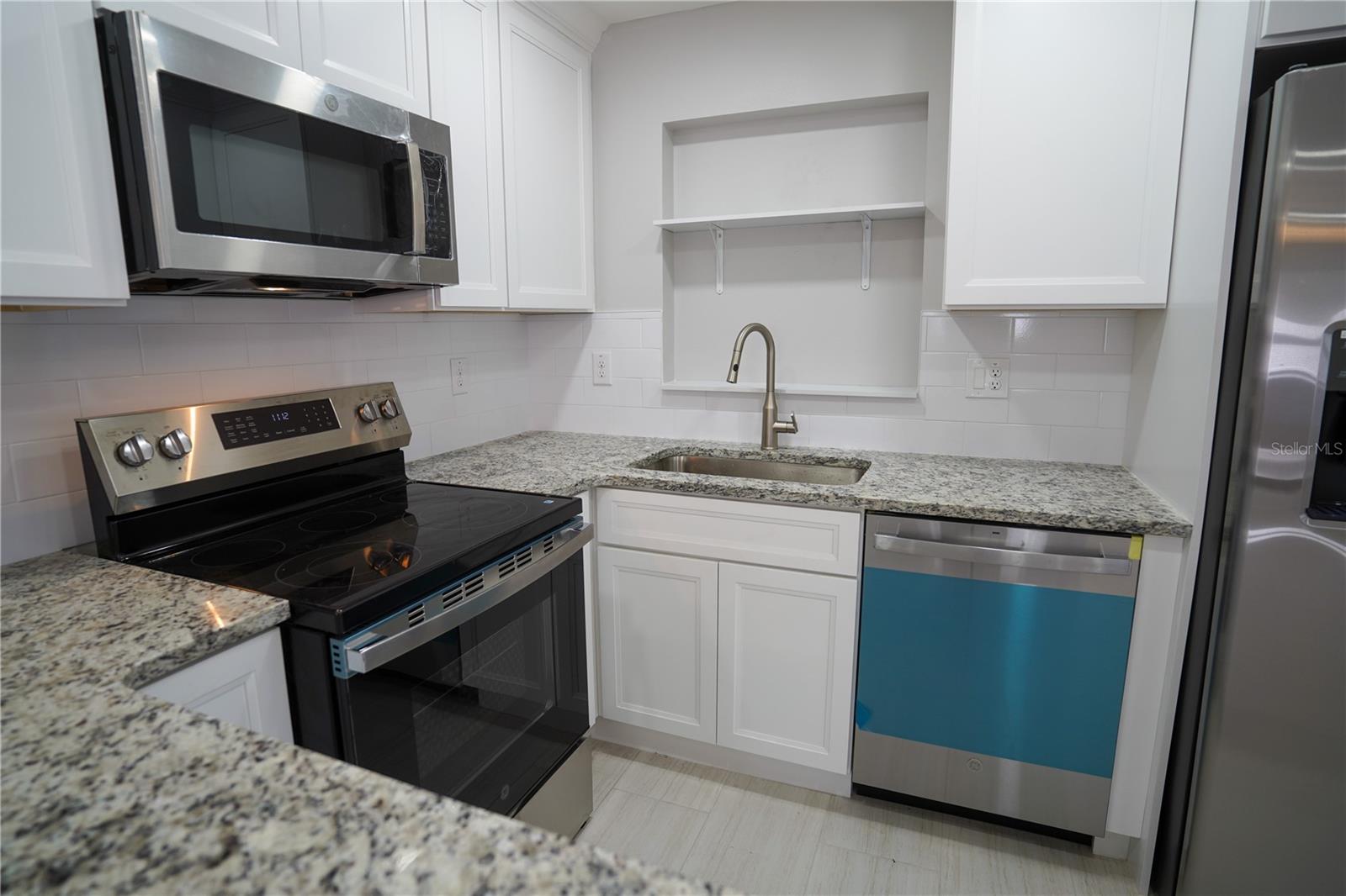 610 74TH AVE N, ST PETERSBURG, FL, 33702