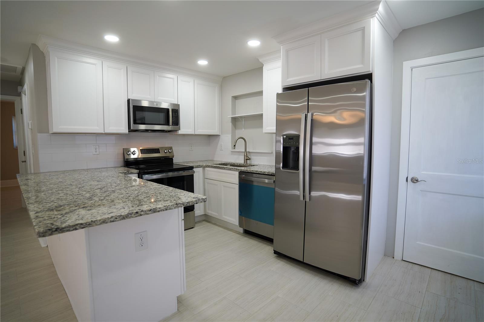 610 74TH AVE N, ST PETERSBURG, FL, 33702