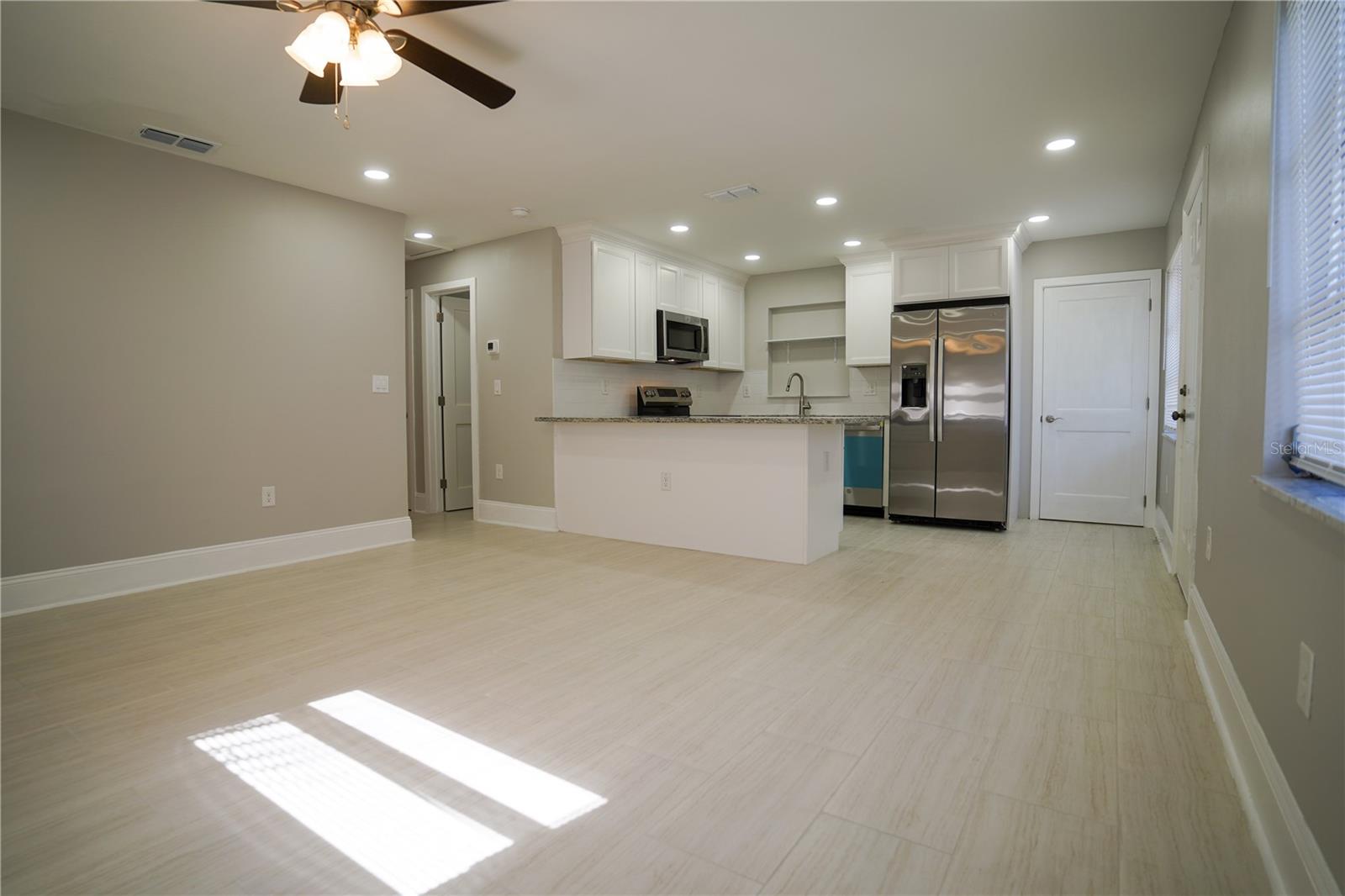 610 74TH AVE N, ST PETERSBURG, FL, 33702