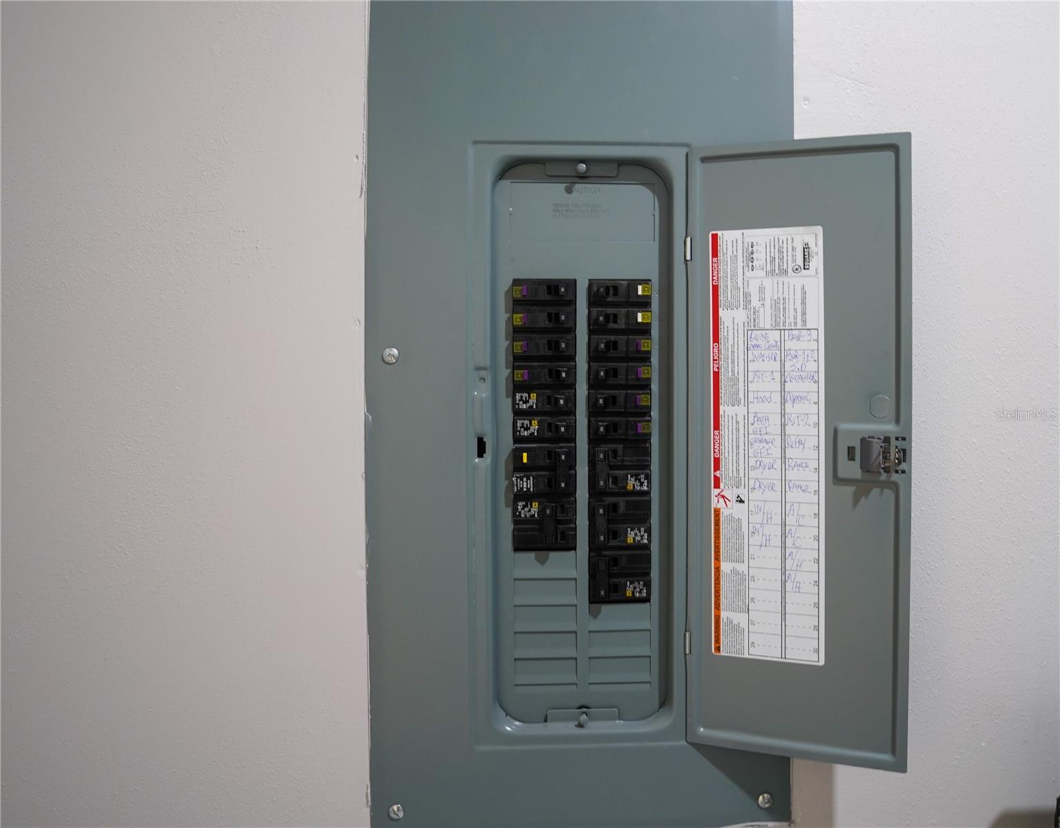 610 74TH AVE N, ST PETERSBURG, FL, 33702