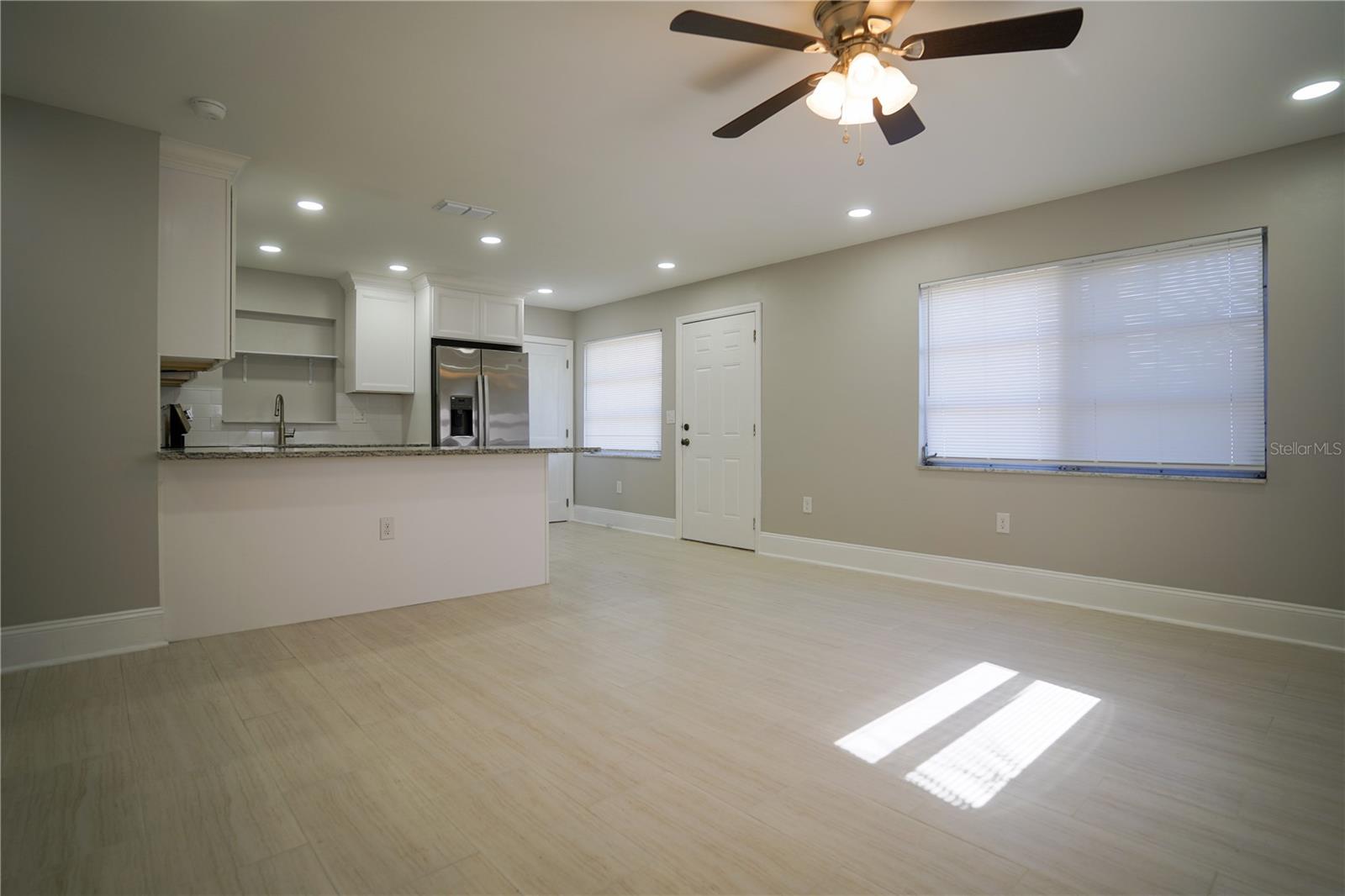 610 74TH AVE N, ST PETERSBURG, FL, 33702