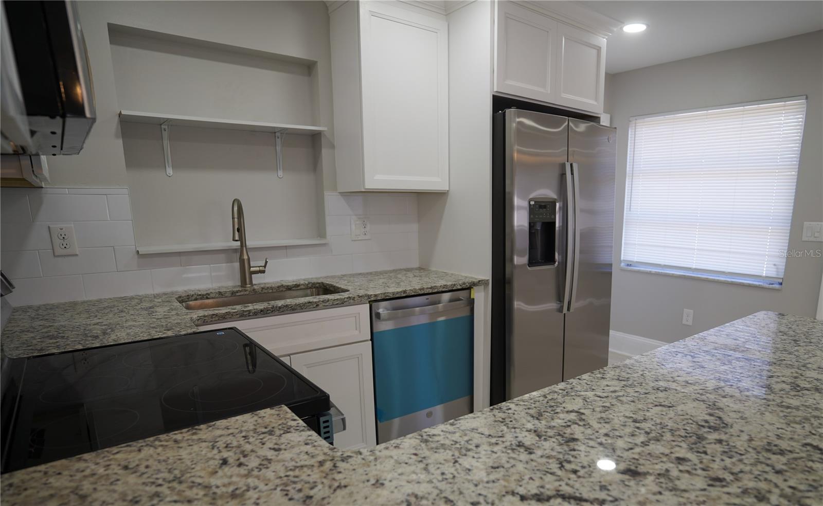 610 74TH AVE N, ST PETERSBURG, FL, 33702