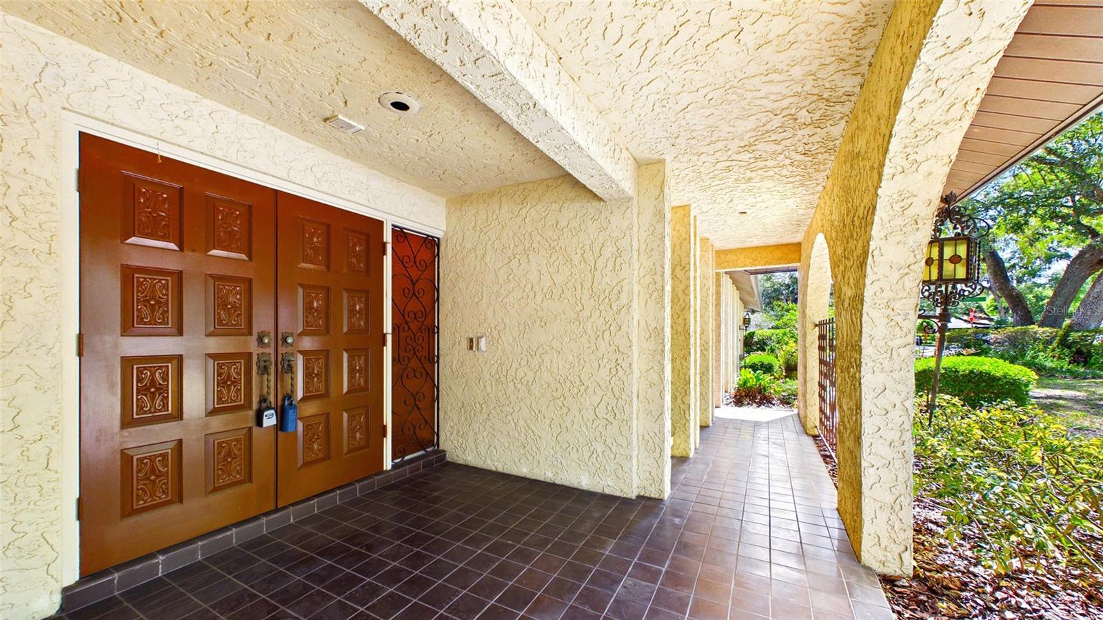 1116 N RIVERHILLS DR, TEMPLE TERRACE, FL, 33617