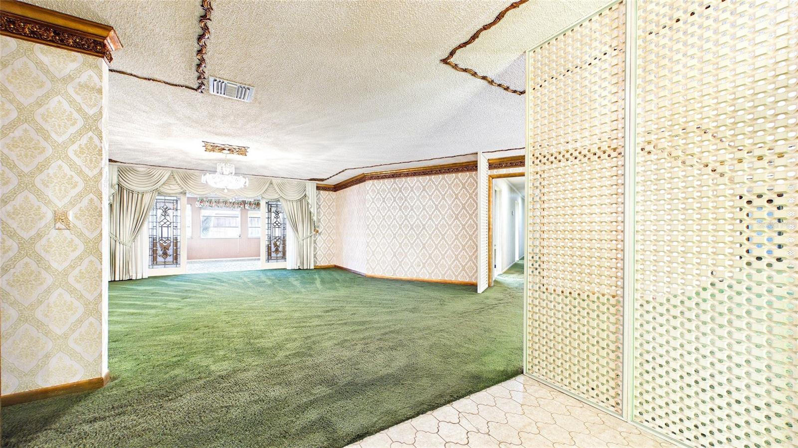 1116 N RIVERHILLS DR, TEMPLE TERRACE, FL, 33617