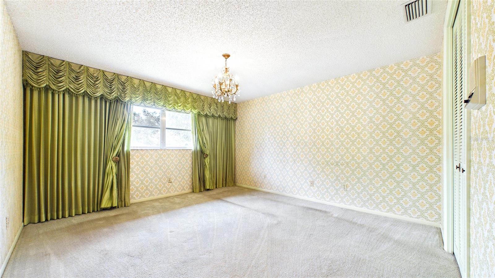 1116 N RIVERHILLS DR, TEMPLE TERRACE, FL, 33617