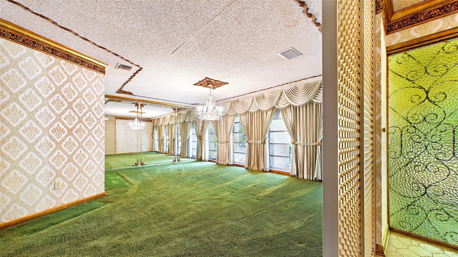 1116 N RIVERHILLS DR, TEMPLE TERRACE, FL, 33617