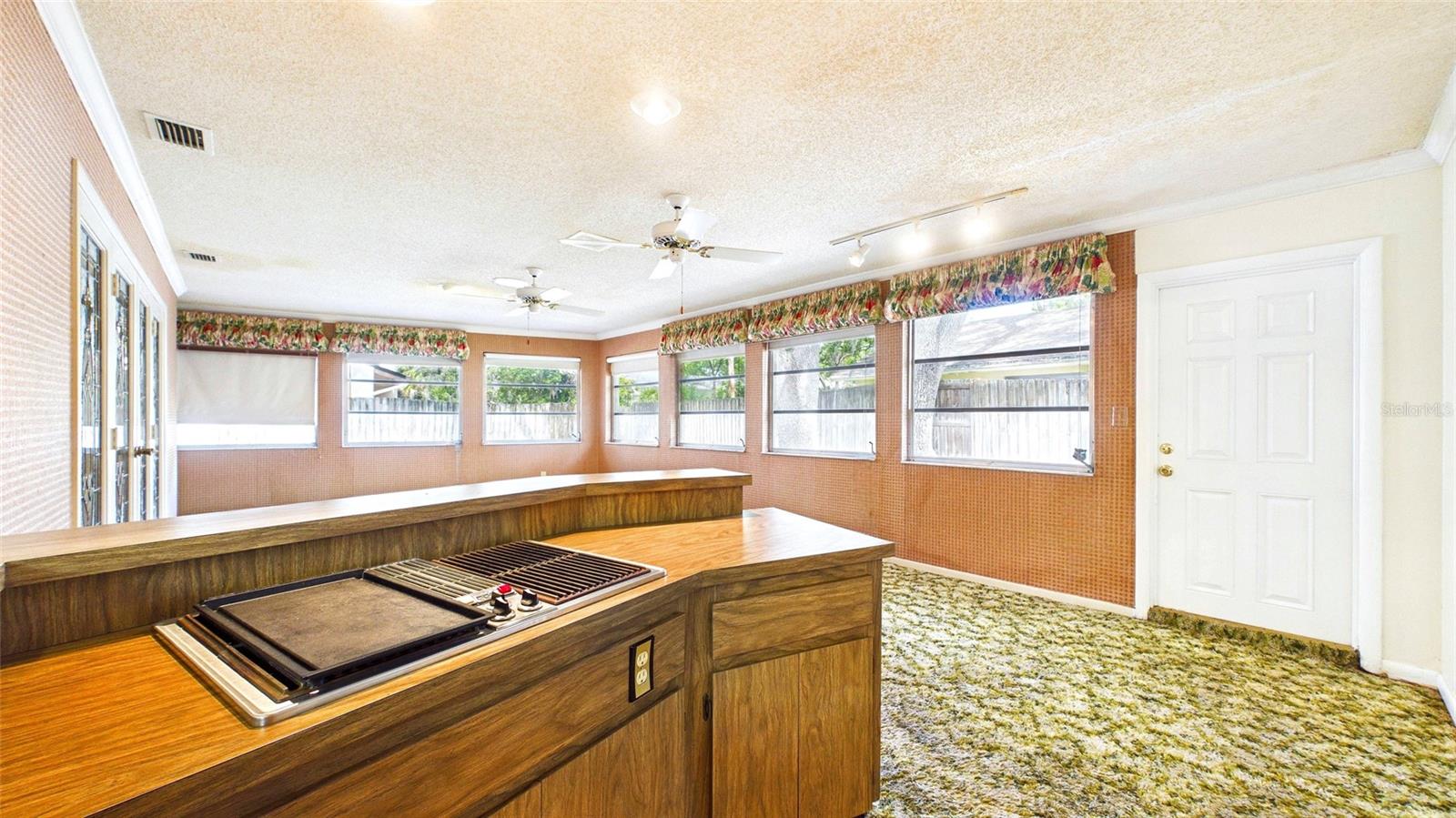 1116 N RIVERHILLS DR, TEMPLE TERRACE, FL, 33617