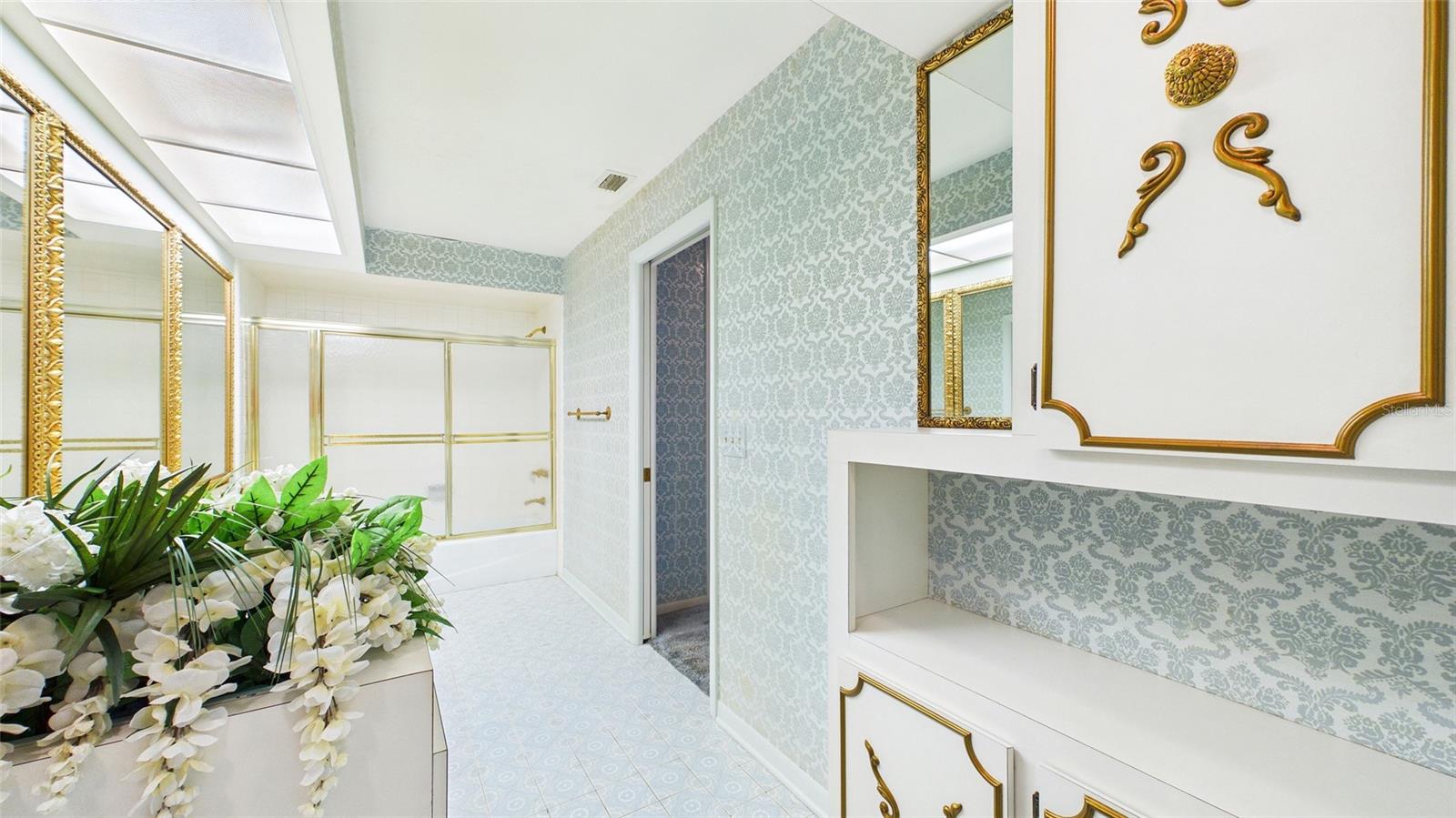 1116 N RIVERHILLS DR, TEMPLE TERRACE, FL, 33617