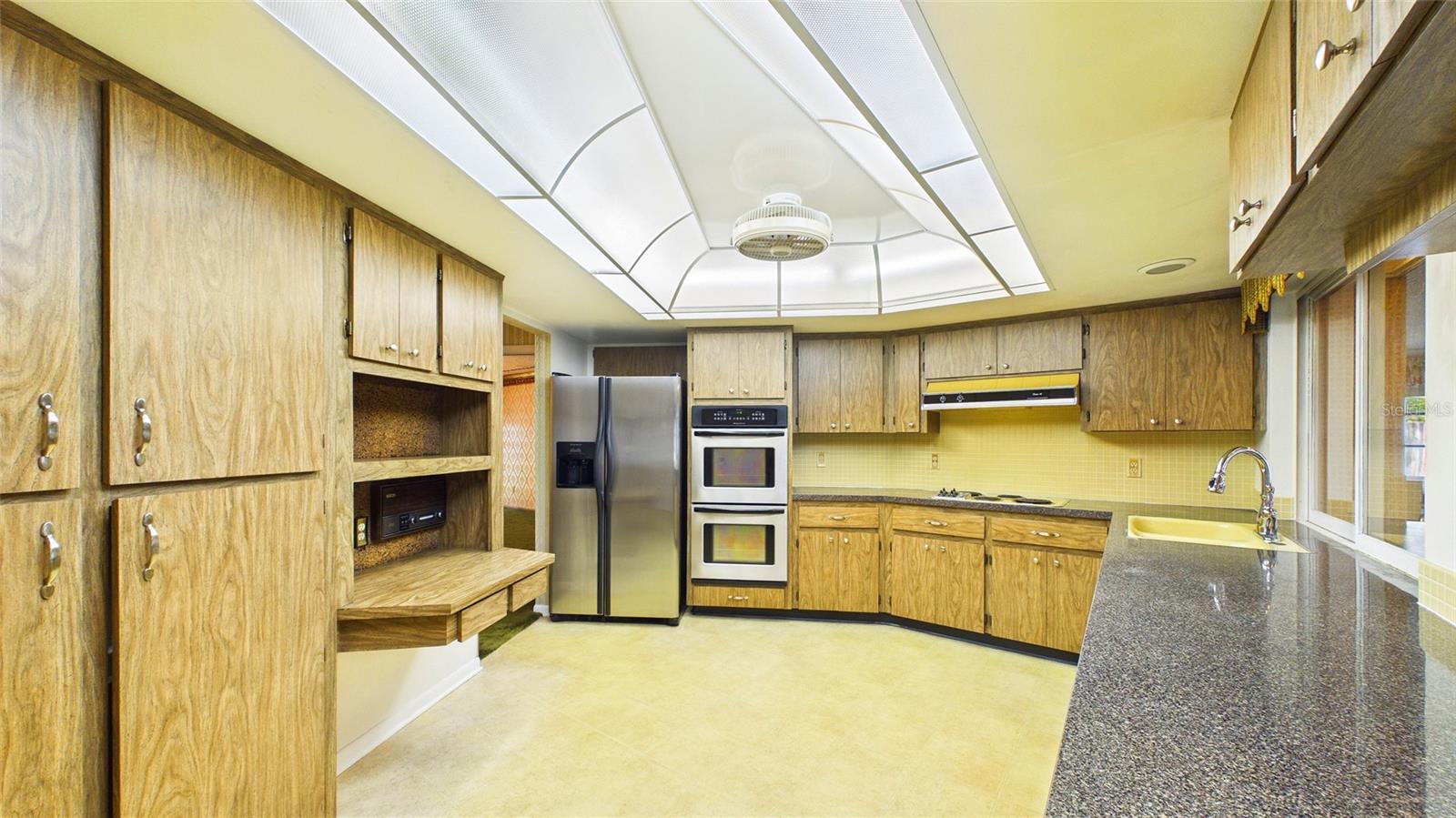 1116 N RIVERHILLS DR, TEMPLE TERRACE, FL, 33617