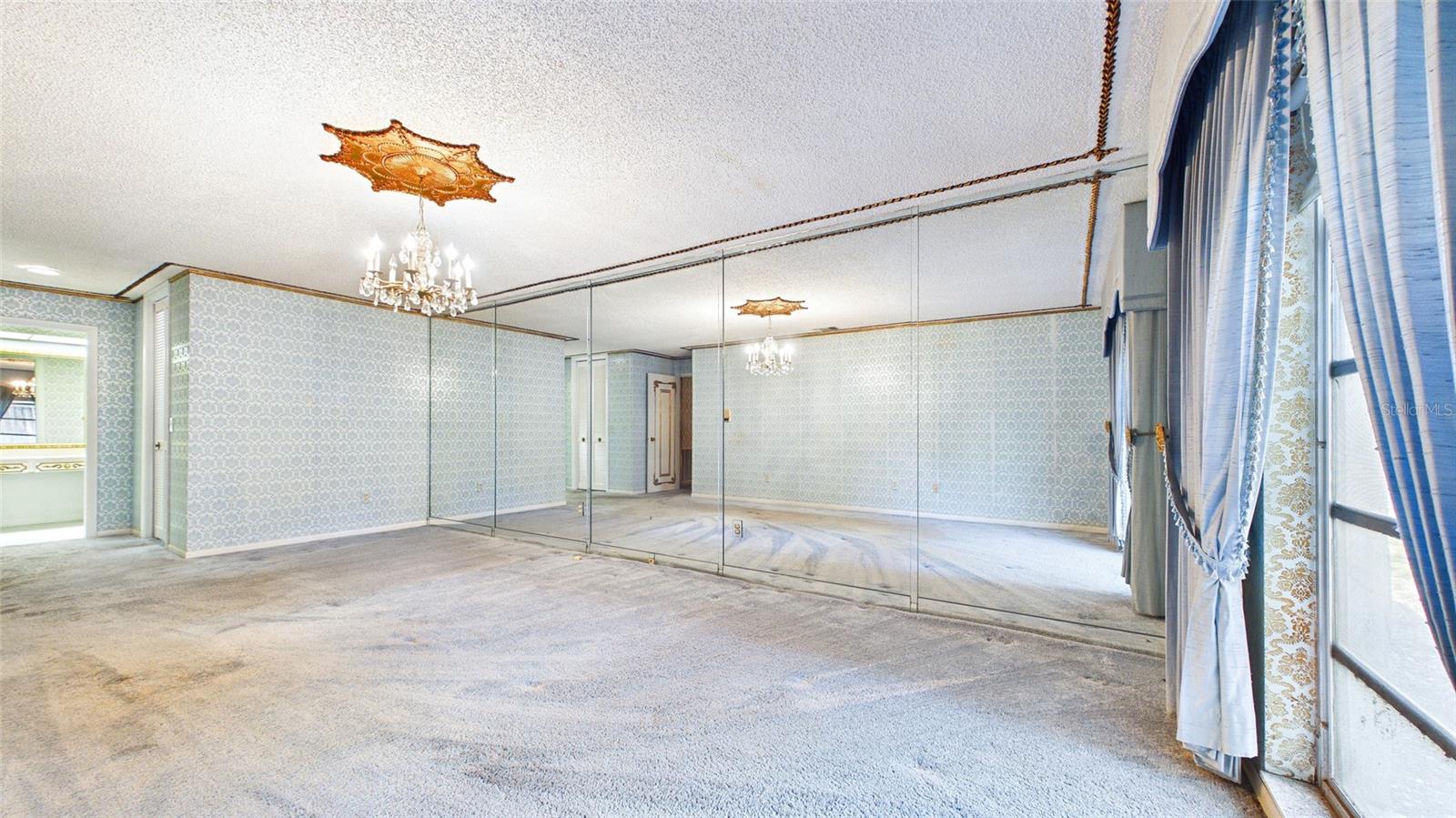 1116 N RIVERHILLS DR, TEMPLE TERRACE, FL, 33617