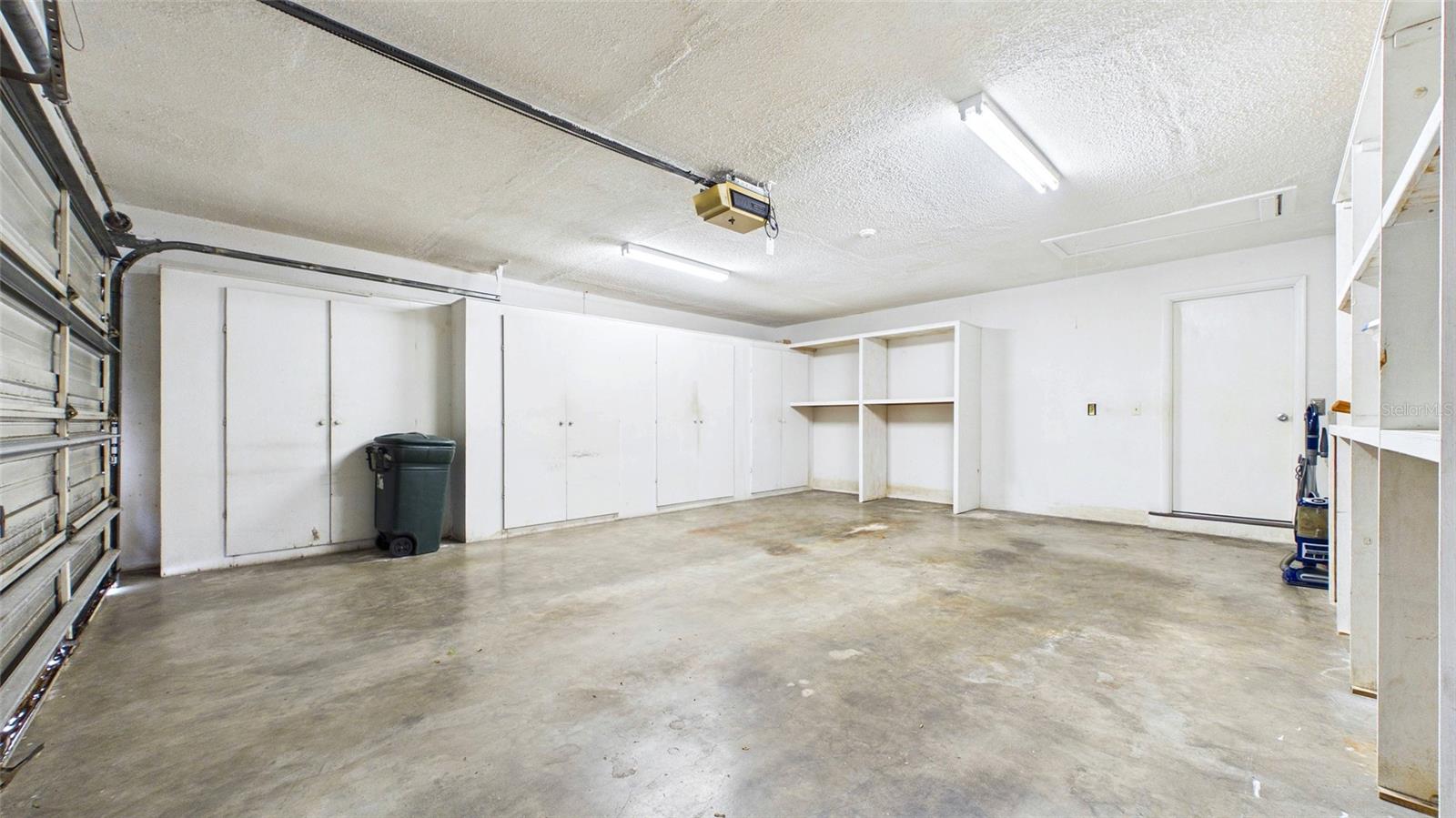 1116 N RIVERHILLS DR, TEMPLE TERRACE, FL, 33617