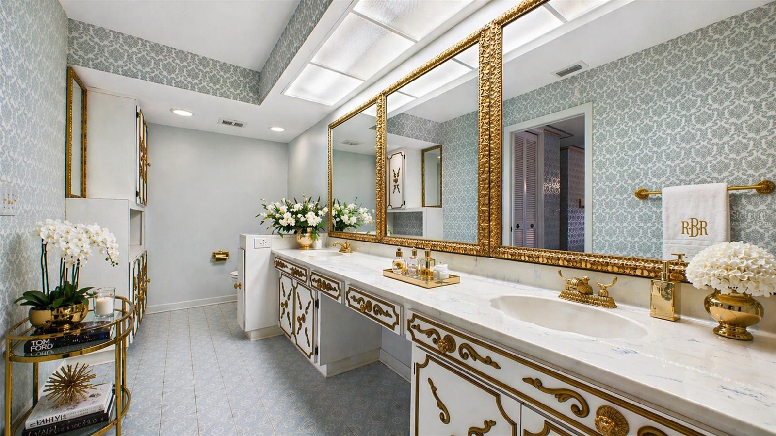 1116 N RIVERHILLS DR, TEMPLE TERRACE, FL, 33617