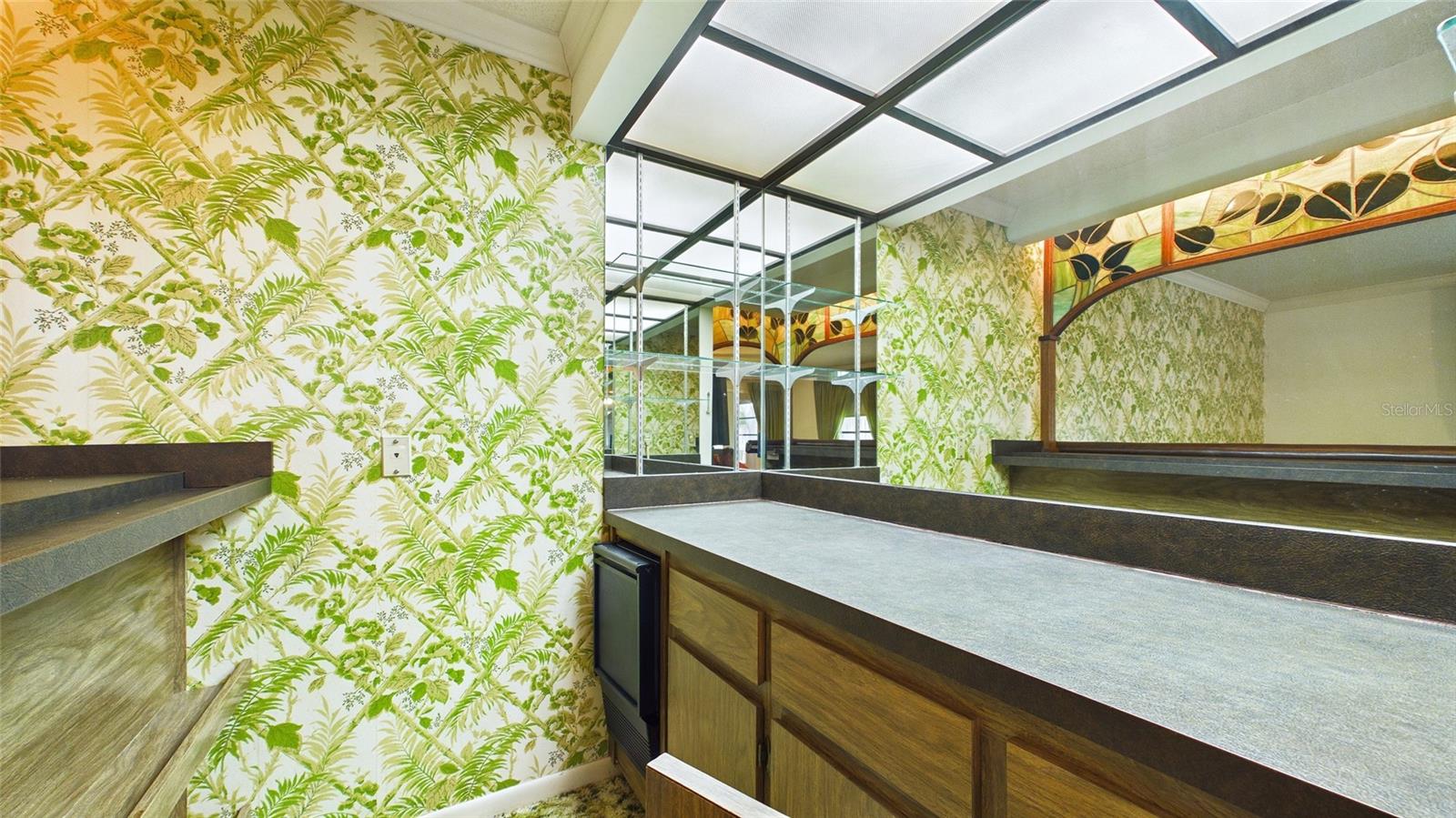 1116 N RIVERHILLS DR, TEMPLE TERRACE, FL, 33617